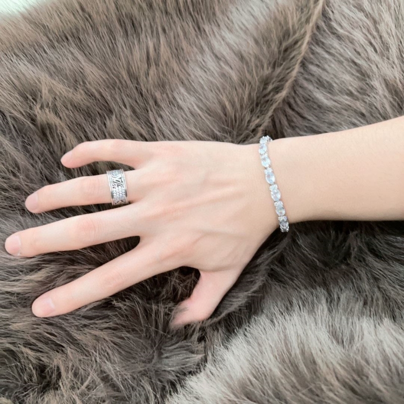 T*f*ny bracelets